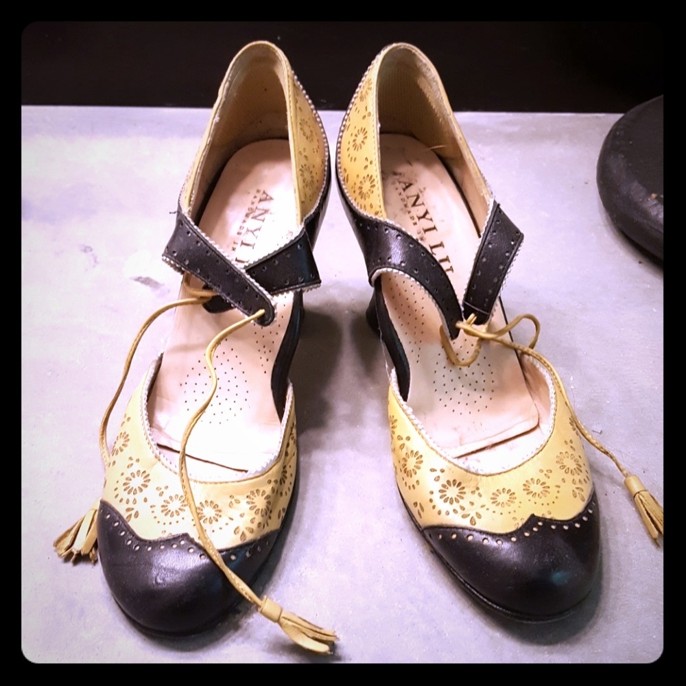 Anyi Lu Heels